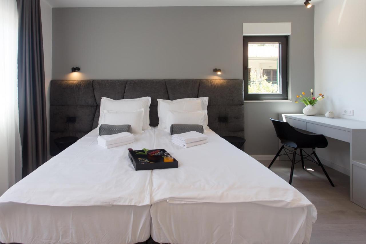 Beachfront House Olbia With Private Parking Trogir Extérieur photo