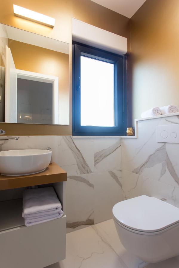 Beachfront House Olbia With Private Parking Trogir Extérieur photo