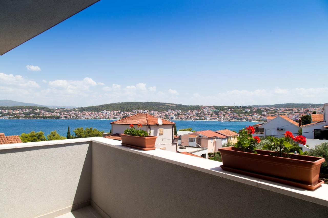 Beachfront House Olbia With Private Parking Trogir Extérieur photo