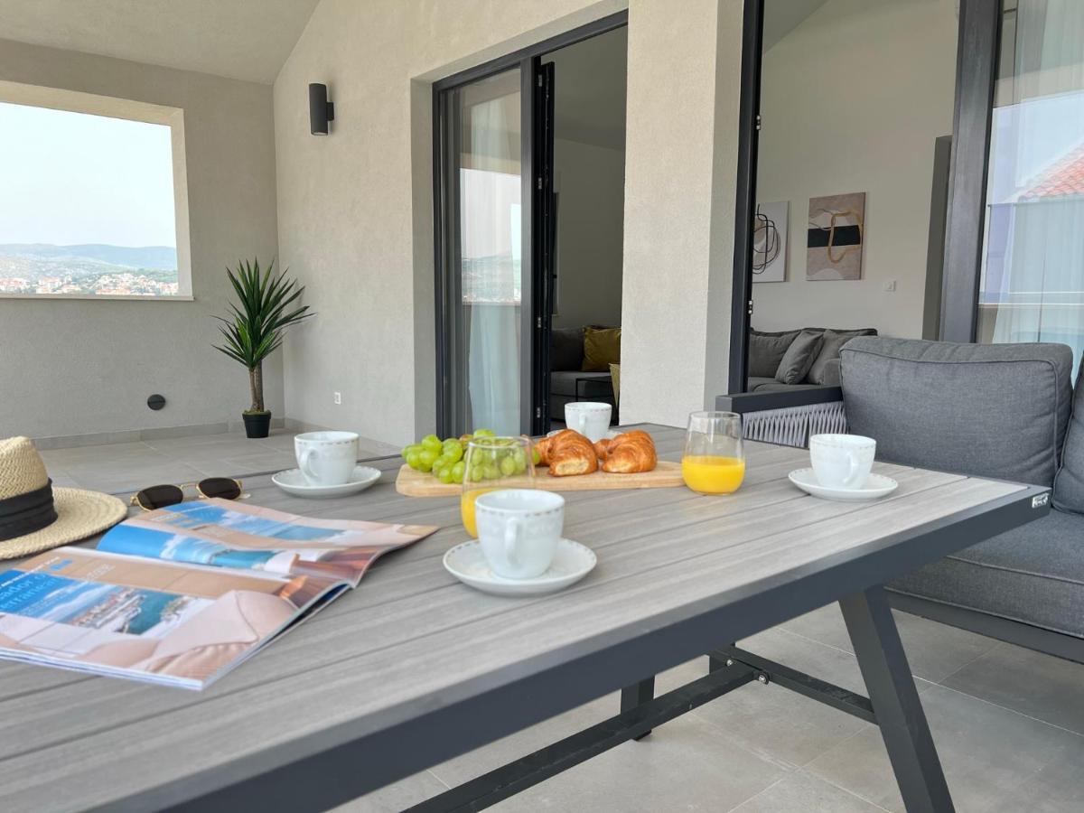 Beachfront House Olbia With Private Parking Trogir Extérieur photo
