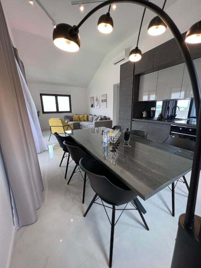Beachfront House Olbia With Private Parking Trogir Extérieur photo
