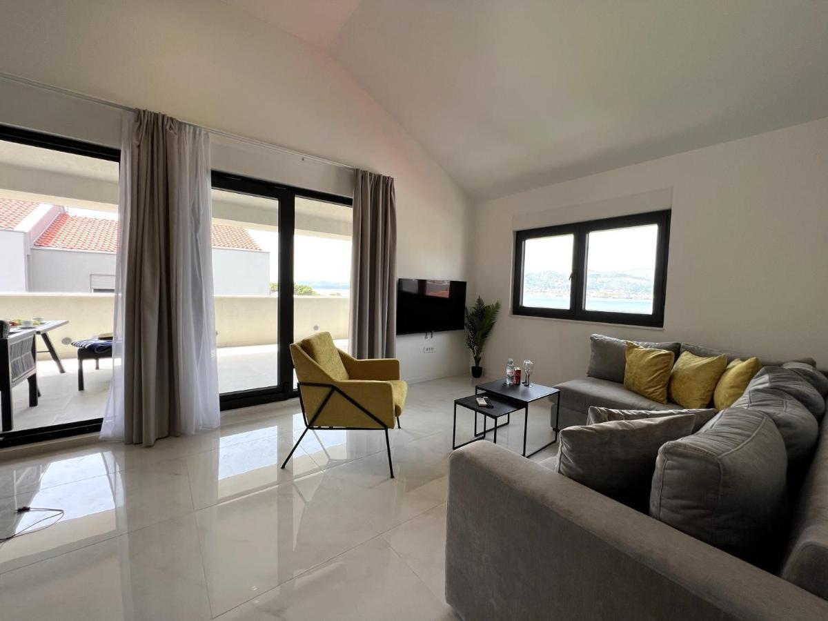 Beachfront House Olbia With Private Parking Trogir Extérieur photo