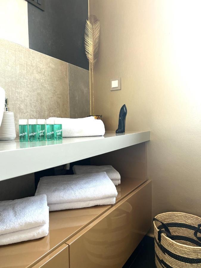 Beachfront House Olbia With Private Parking Trogir Extérieur photo