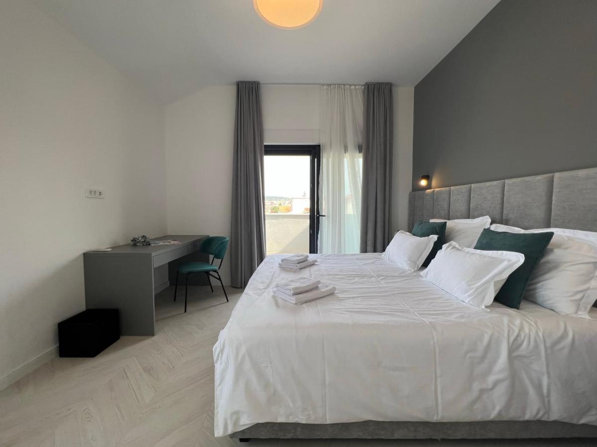 Beachfront House Olbia With Private Parking Trogir Extérieur photo