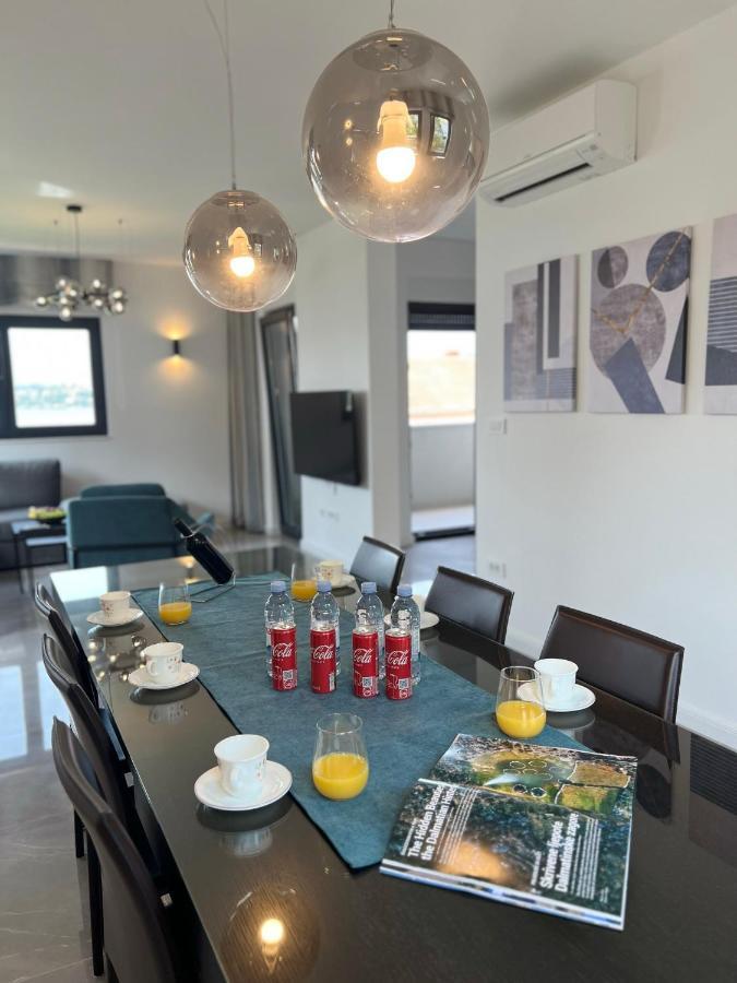Beachfront House Olbia With Private Parking Trogir Extérieur photo